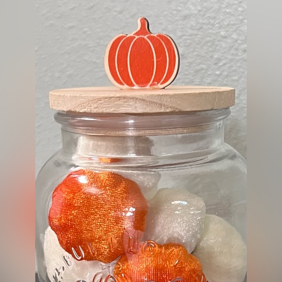NWT Fall Decor Glass Jar with Orange and White Felt Pumpkins 1.2L Holiday - Picture 3 of 11